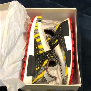 Solar HU NMDs Size 9